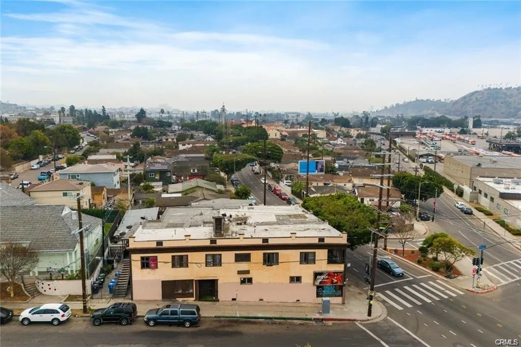 3304 Pepper Avenue, Los Angeles, California 90065 home-pic-2